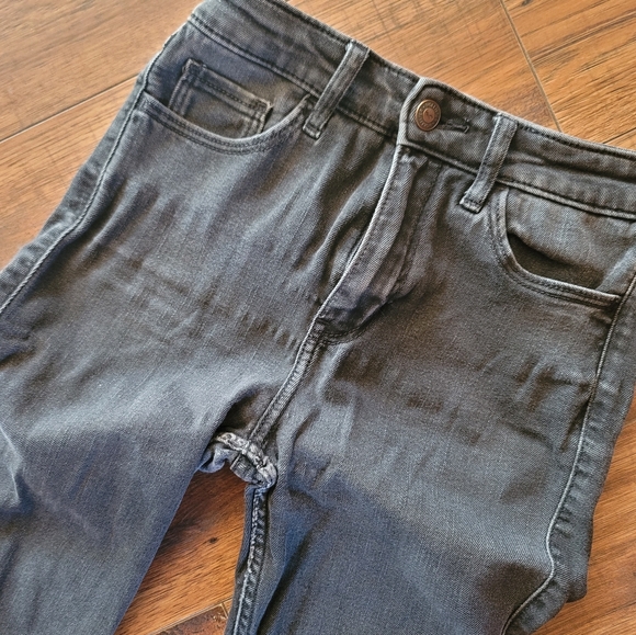 Hollister High-Rise Super Skinny Jeans - Picture 2 of 6